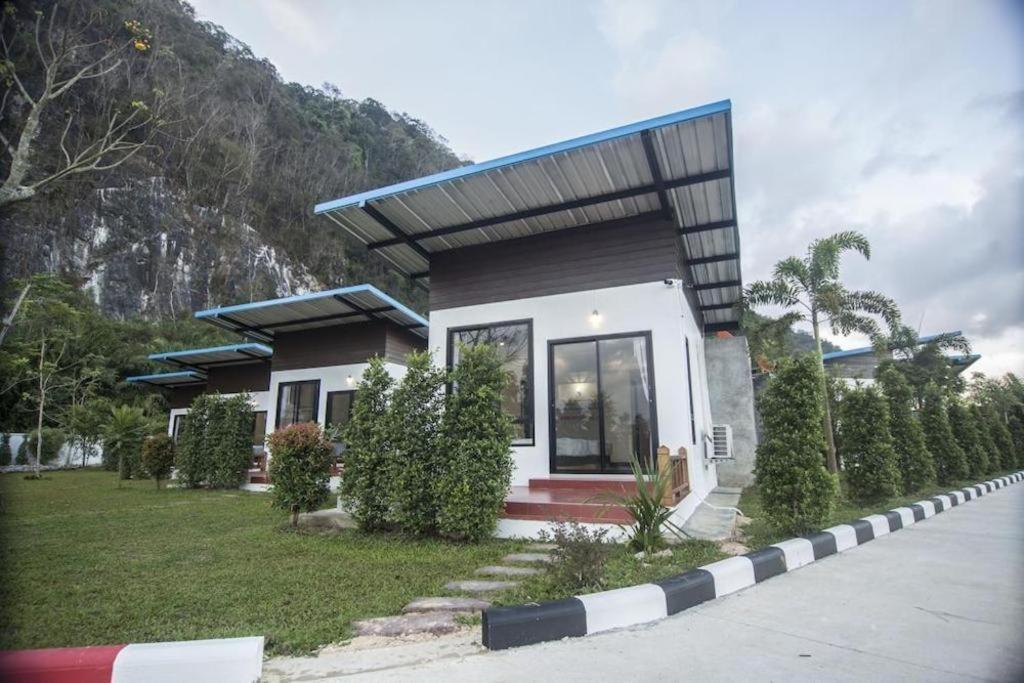 Phuphayot Resort Транг Екстериор снимка