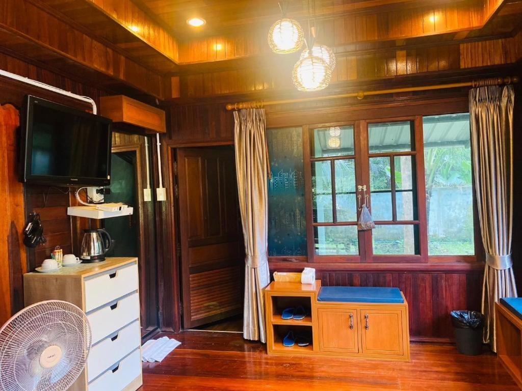 Phuphayot Resort Транг Екстериор снимка