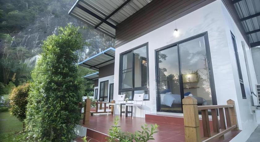 Phuphayot Resort Транг Екстериор снимка